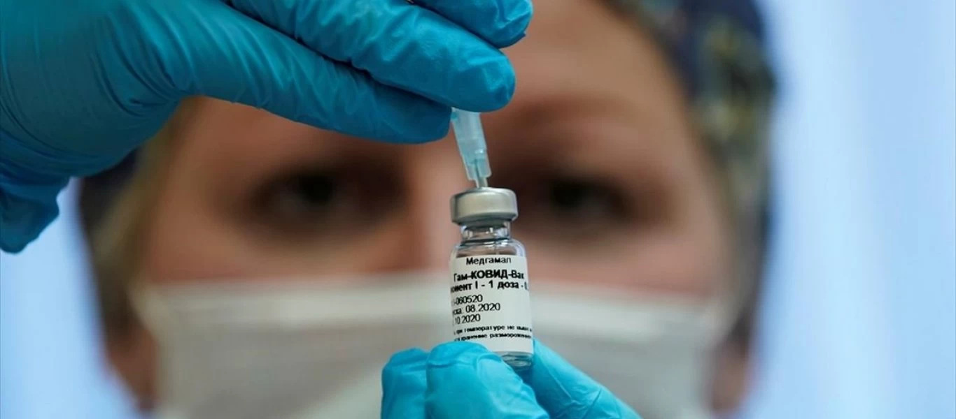 Όχι της Μόσχας στον «εμβολιαστικό τουρισμό»: «Προηγούνται οι πολίτες μας»